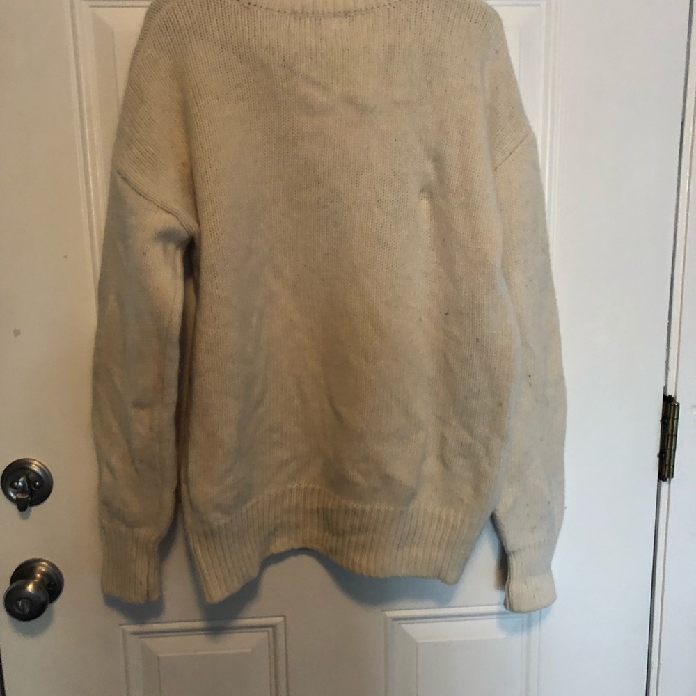 Low Classic Sweater - Picture 2 of 3